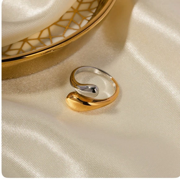 BROOK & BLOOM SAMANTHA 18K GOLD PLATED ADJUSTABLE RING - Picture 1 of 11